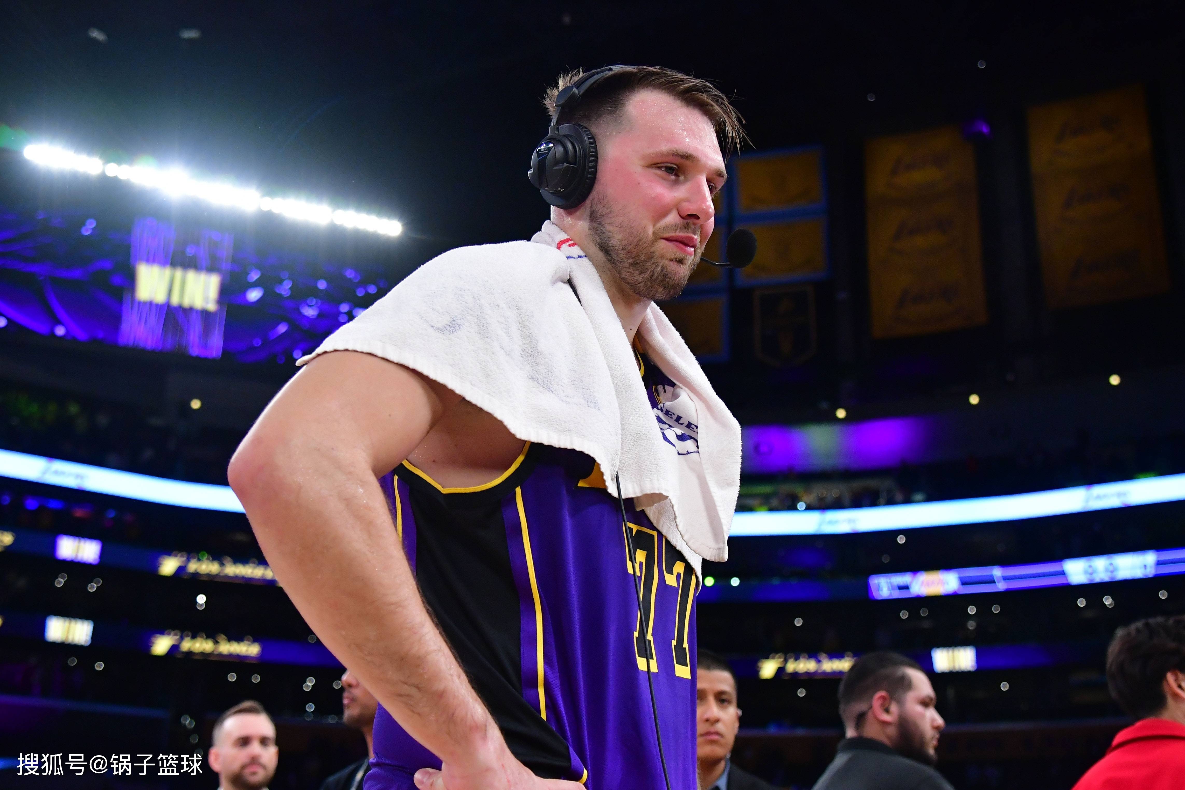 浓眉哥连续十二场比赛得分超过战术调整，雄鹿不断突破！-AYX爱游戏中国